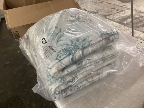 8' x 10' Area Rug