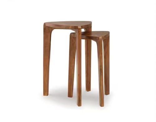 Signature DESIGN BY ASHLEY Brynnleigh 15.38 in. Medium Brown Triangle Wood Nesting End Table (Set of 2)