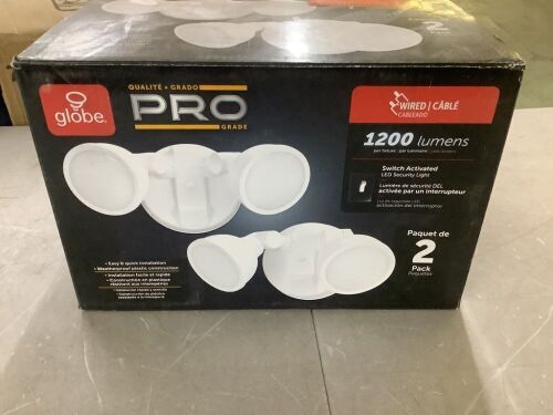 Globe Electric 17000470 100-Watt Equivalent 1200-Lumen Outdoor Exterior White Switch Activated 2-Head Integrated LED Security Flood Light (2-Pk)