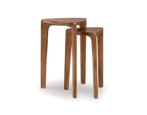Signature DESIGN BY ASHLEY Brynnleigh 15.38 in. Medium Brown Triangle Wood Nesting End Table (Set of 2)