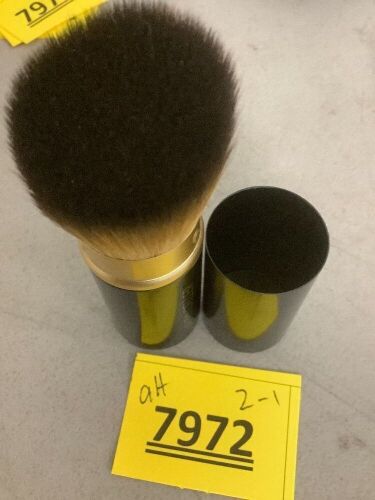 Makeup Brushes - 02 Retractable Angled Kabuki Brush