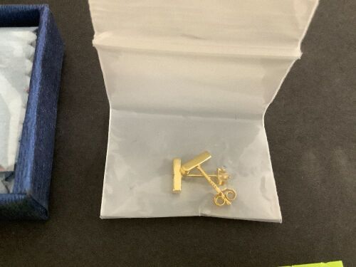 Pair of Bar Stud Earrings
