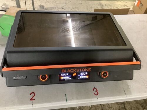 Blackstone E-Series Electric Grill/Griddle 22 in . LCD Display - Missing Screws for Left Side of Handle