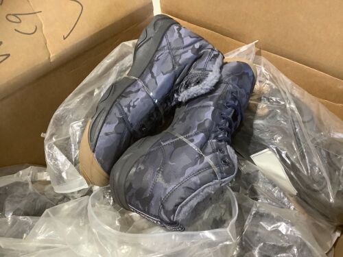 Lot of (12) Women's Winter Snow Boots - Lot 361