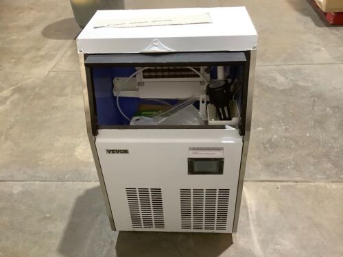 110V Commercial Ice Maker  - Lot 634