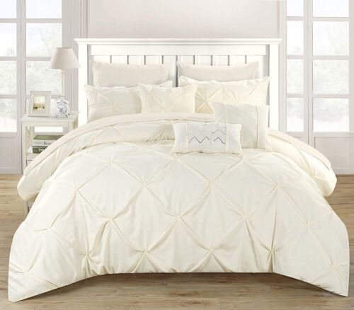 Chic Home 10 Piece Hannah Pinch Pleated Bedding Set, King  - Lot 843