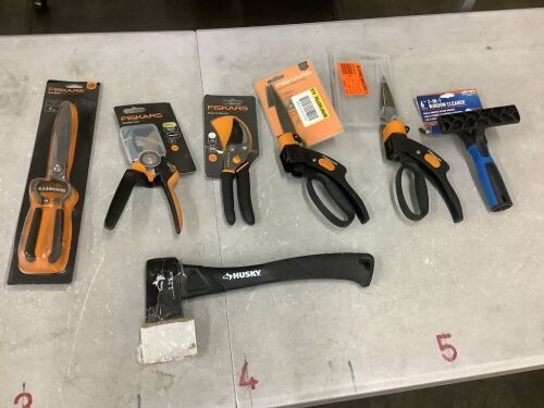Lot of Small Hand Tools