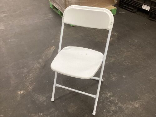 White Plastic Folding Chairs, 4 Pack