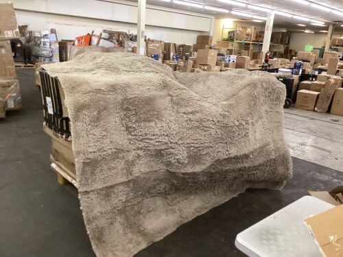 8' x 8' Area Rug