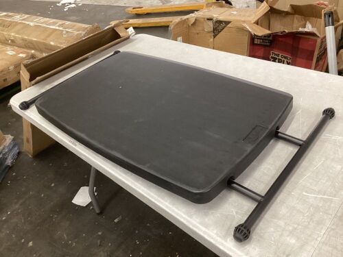 VINGLI 19.7D x 30W x 28H HDPE Adjustable Folding Table Black