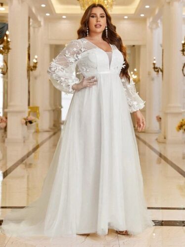 SHEIN Belle Plus Floral Embroidery Backless Mesh Wedding Dress