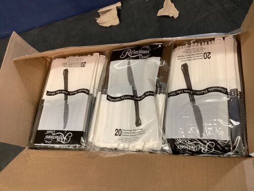 Plastic Silber Knives with white handles - 480ct