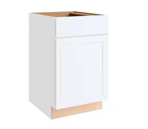 Hampton Bay Courtland 21 in. W x 24 in. D x 34.5 in. H Assembled Shaker Base Kitchen Cabinet in Polar White - Light Damage