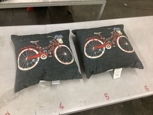 Lot of (2) Hampton Bay 18 in. x 18 in. Outdoor Patio Throw Pillow
