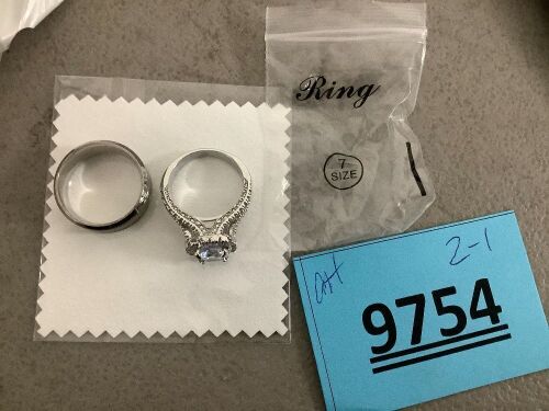 Elegant Silver-Tone 2-Piece Ring Set – Engagement Ring (Size 7) & Beveled Band