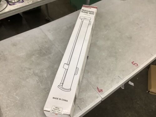 200" Retractable Baby Gate