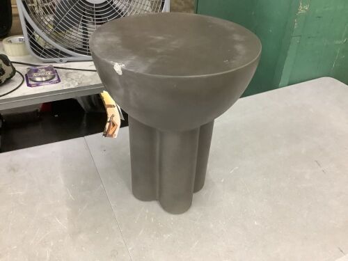 Liv & Skye 14 in. Gray Round Concrete Accent Table