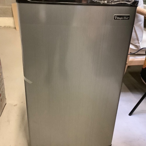 Magic Chef 3.5 Cu. Ft. Compact Refrigerator, Some Dents - Lot 31