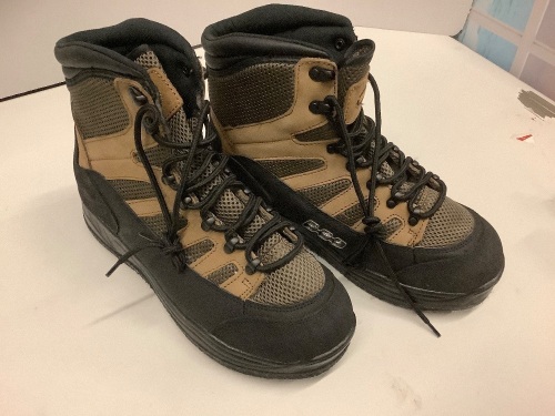 Felt Sole Wading Boots, Size 11M - Lot 144