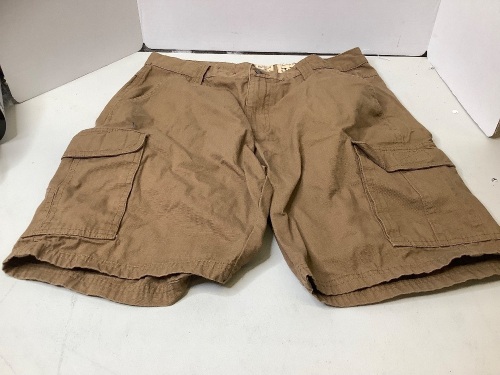 Red Head Men's Tan Shorts, Size 34 - Lot 180