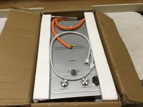 VEVOR 18L Propane Hot Water Heater Liquefied Petroleum Gas Water Heater. Unknown Condition. E-Commerce Return - Lot 328
