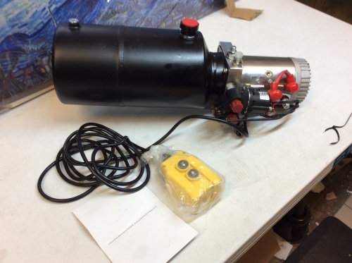 Double-Acting Hydraulic Pump. Unknown Condition. E-Commerce Return - Lot 797