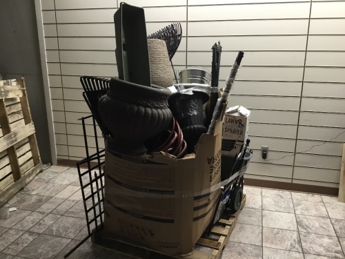 Pallet of Store Return Lawn and Garden Items. May contain Broken or Incomplete Pieces - Lot 870