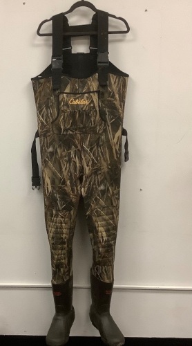 Waders for Men, 9R, E-Comm Return w/ Small Tear on Left Leg - Lot 184O