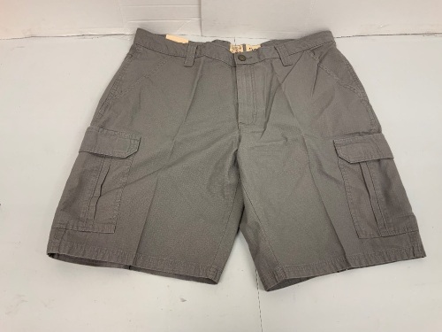 Red Head Mens Shorts, Size 38, E-Comm Return - Lot 306O