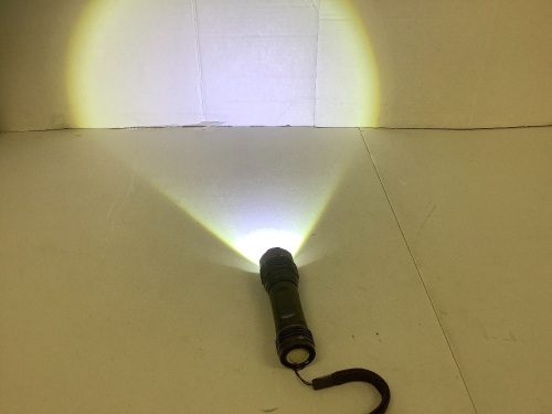 iProtec Flashlight, Powers Up, E-Commerce Return, Sold as is - Lot 368