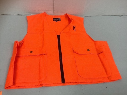 Browning Hunting Vest, M, E-Commerce Return - Lot 583O