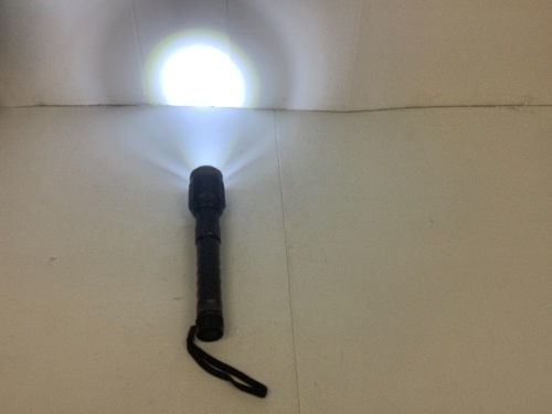 Flashlight, Works, E-Commerce Return - Lot 605O