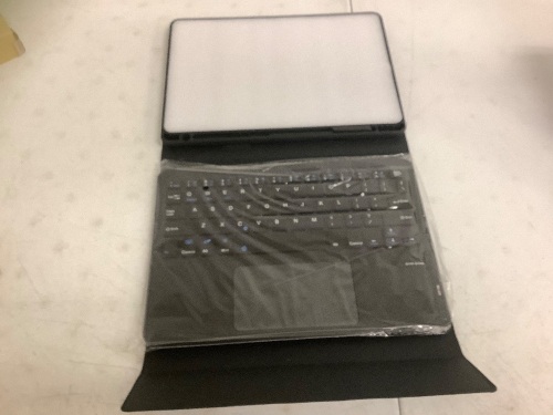 Smart Case w/ Touchpad Keyboard Cover for iPad, E-Commerce Return - Lot 652O