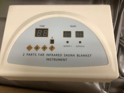 Aynefy Sauna Blanket, Powers Up, E-Commerce Return - Lot 712O