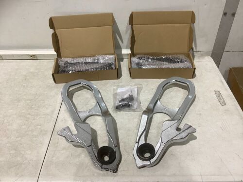 Right & Left Tow Hook and Bezel Kit for 2019-2022 Ram 1500  - Lot 593