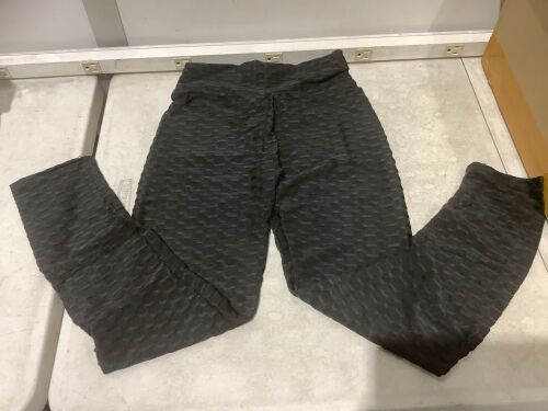Lot of (22) Black Leggings, Medium - Lot 410