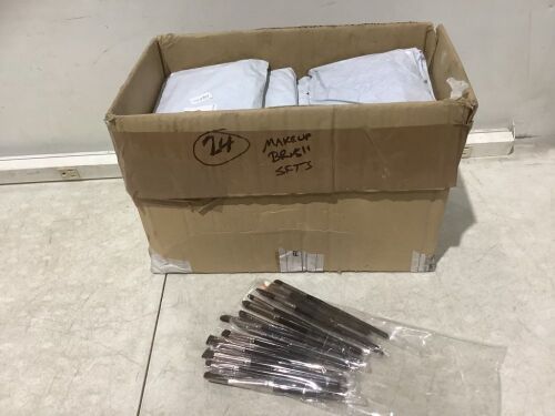 Lot of (24) Makeup Brush Sets  - Lot 855