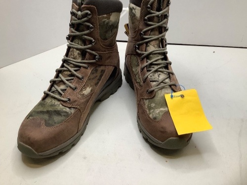 Gore-Tex Men's Boots, Size 9D, Ecommerce Return, Appears New - Lot 377