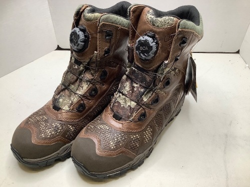 Gore-Tex Treadfast Zoned Insulation, Men's Boots, Size 9M, Ecommerce Return, Appears New - Lot 394