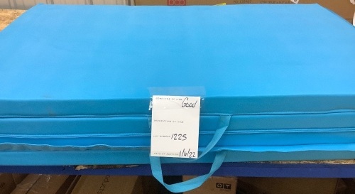 4-Panel Foam Folding Exercise Gym Mat w/ Handles - Lot 1225