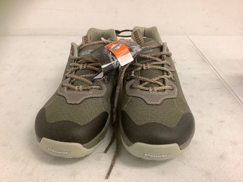 World Wide Sportsman Mens Grip Current Shoes, Size 9.5M, Appears New - Lot 200G