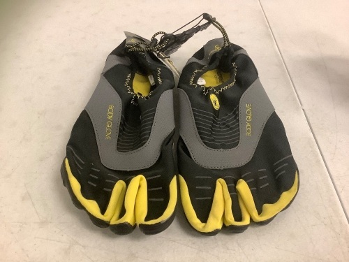 Body Glove Men's 3T Barefoot Cinch Water Shoe, Size 13, Appears New - Lot 277