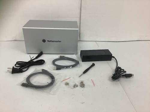 Yottamaster 4 Bay Harddrive Enclosure, Powers Up, E-Commerce Return - Lot 302