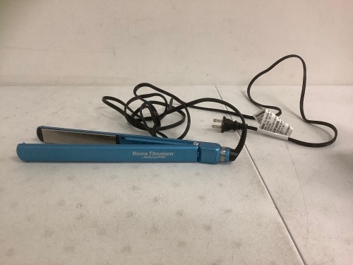 BaByliss Nano Titanium Flat Iron, Powers Up, E-Commerce Return - Lot 489G