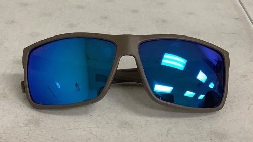 Costa Del Mar Sunglasses, Appears New - Lot 531