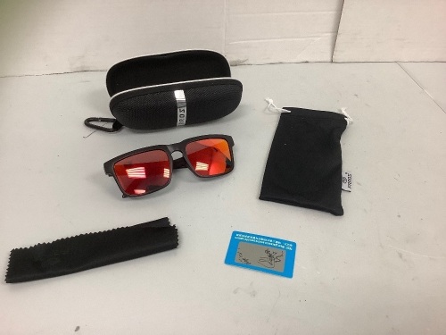 Sunglasses, E-Commerce Return - Lot 546