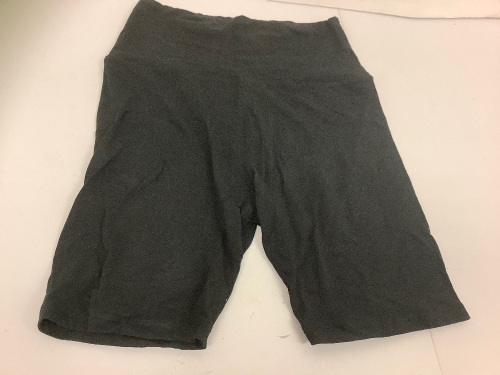 Womens Athletic Fitted Shorts, M, E-Commerce Return - Lot 547