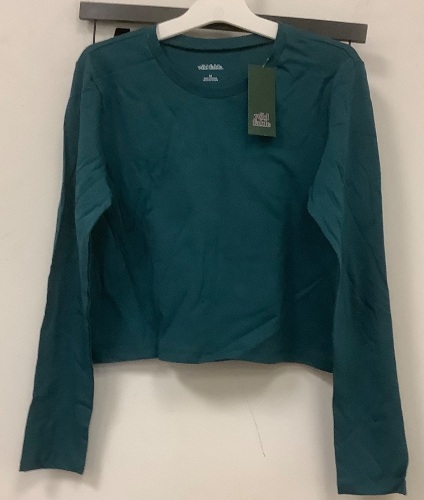 Wild Fable Womens Crop Top Long Sleeve, M, Appears New, Sold as is - Lot 566G