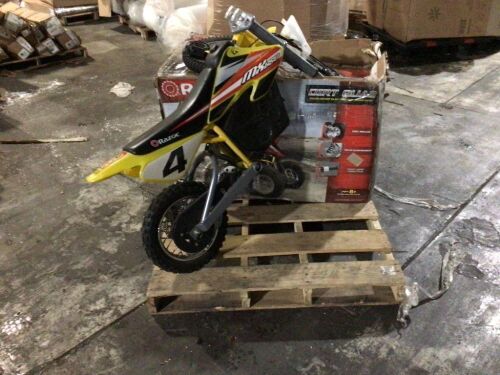 Lot of (2) Razor Ride On Toys - Batteries Will Not Charge - For Parts/Repair  - Lot 605