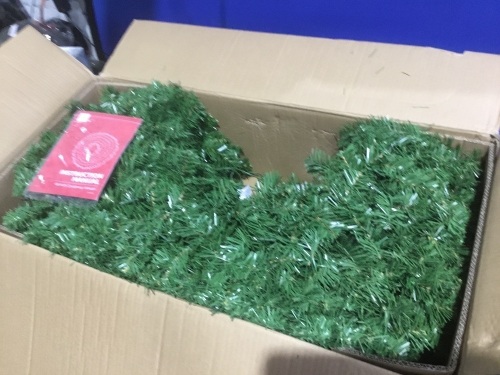 Pre-Lit Artificial Fir Christmas Wreath w/ LED Lights, Plug-In, PVC Tips - 48in - Lot 693